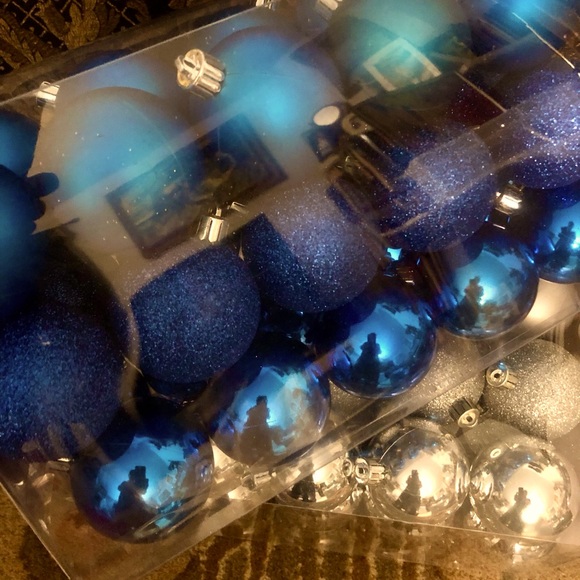 Home Accents Holiday, 60 shatterproof ornaments, never used - Picture 4 of 4